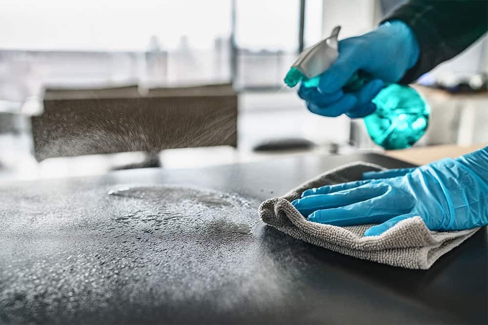 Sprzątanie jednorazowe biura po remoncie - porządkowanie sali konferencyjnej